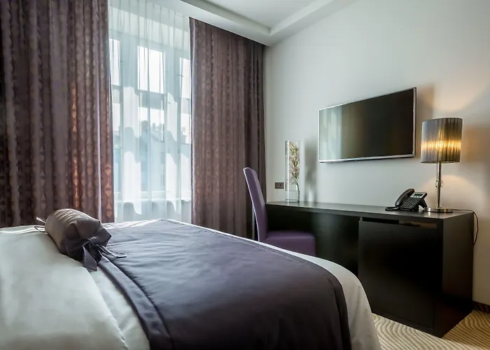 Myo WenceslasAlbergo